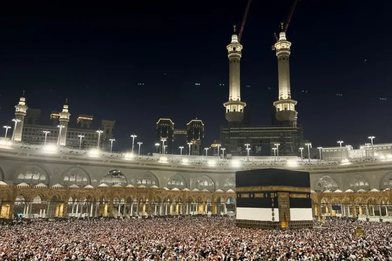 Group July Umrah Packages from the UK – Save More Together