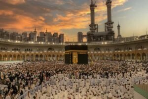 Holy Kaaba surrounded by Muslim pilgrims at Masjid al-Haram in Makkah, Saudi Arabia.